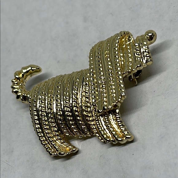Vintage MCM shaggy dog Gold tone shiny Brooch pin - Picture 6 of 10